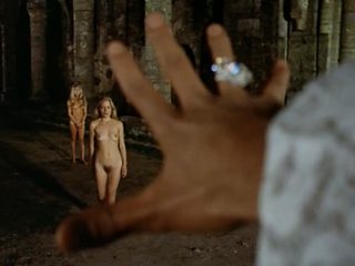 Две девушки решаются на сделку с дьяволом