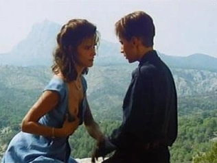 История первой любви и интимных отношений между школьником и преподавательницей