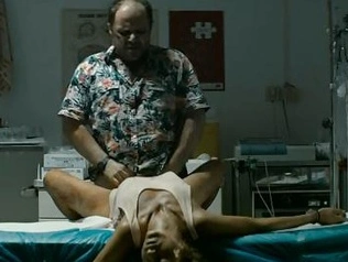 Влюбленный доктор и его экстремальные методы завоевания пациентки